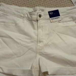 NWT: old navy High-Waisted Wow Jean Shorts -- 3-inch inseam